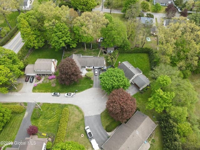 5 Moon Drive, Saratoga Springs, NY, photo 4