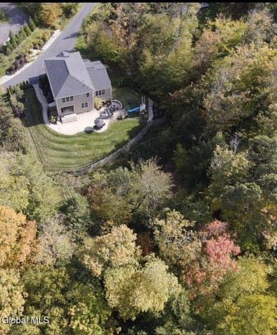 28 Tourtise Drive, Halfmoon, NY, photo 5