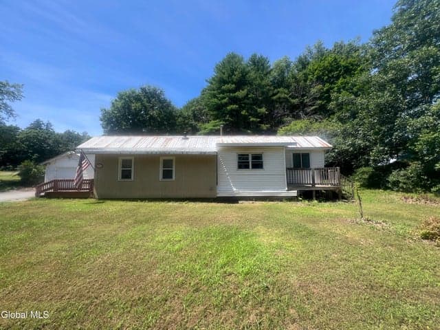 311 Vandenburgh Point Road, Gloversville, NY