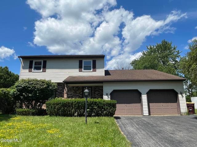 2 Brookside Court, Latham, NY