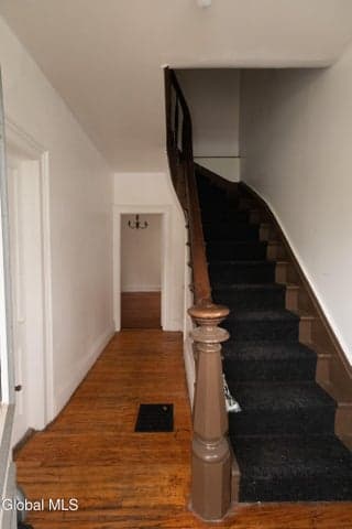 10 Lansing Avenue, Troy, NY, photo 2