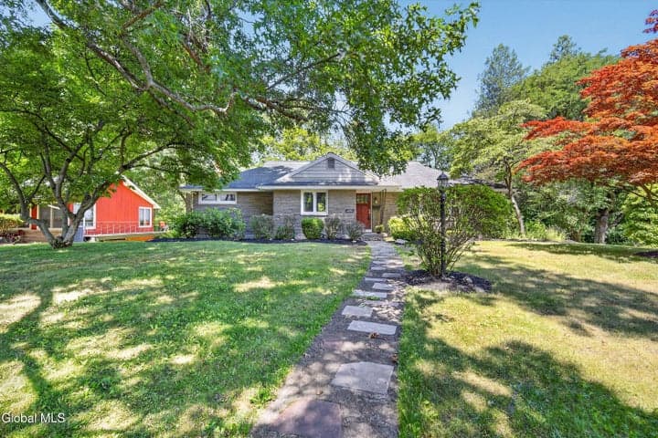 901 Londonderry Court, Schenectady, NY, photo 2