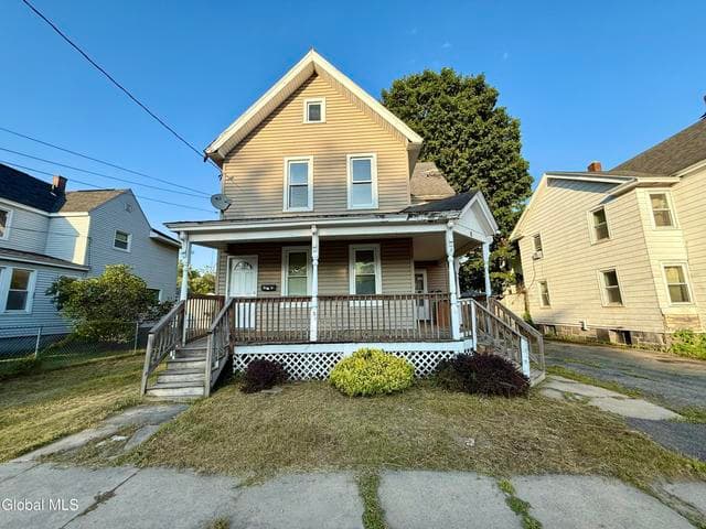 8 Lexington Avenue, Gloversville, NY