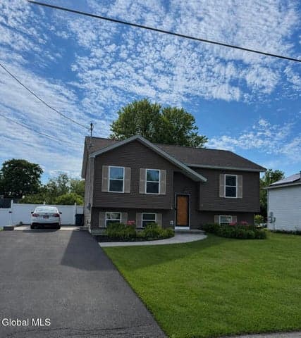 2 Phillips Avenue, Queensbury, NY