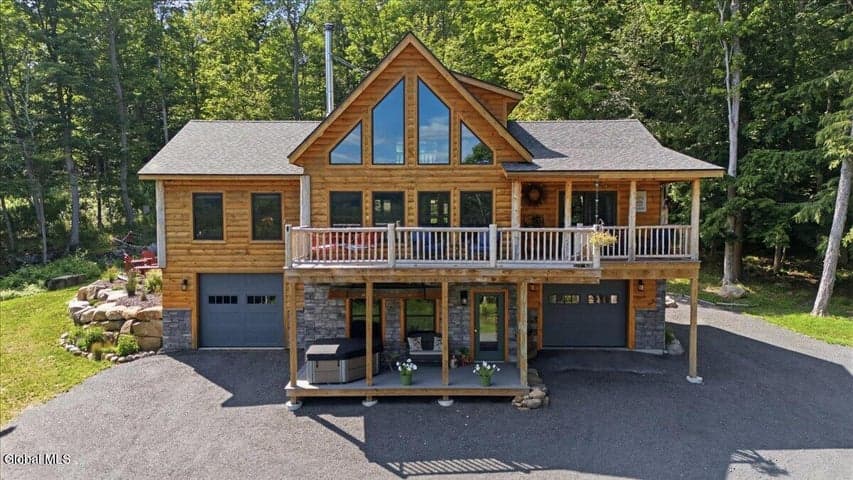 1482 Tupper Road, Long Lake, NY