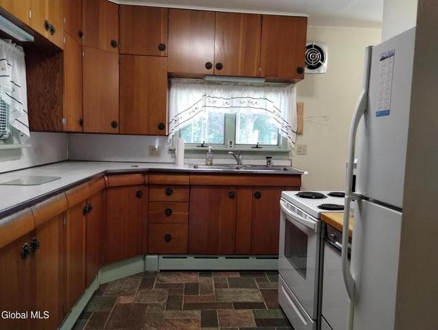 10 Jackson Street, Hoosick Falls, NY, photo 3