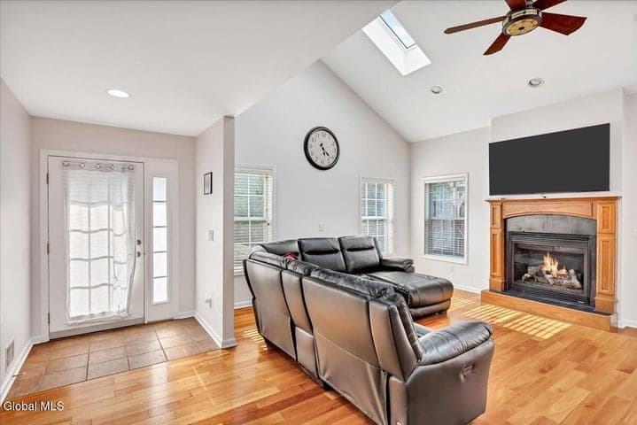 6 Tracey Court, Troy, NY, photo 4