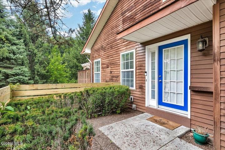 6 Tracey Court, Troy, NY, photo 3