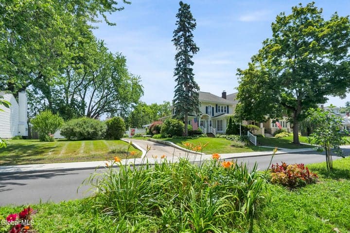 820 Central Parkway, Schenectady, NY, photo 3