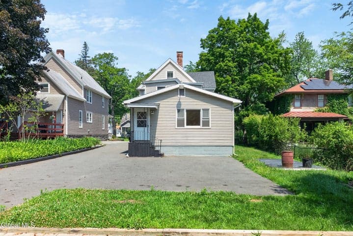 400 Delaware Avenue, Delmar, NY, photo 4