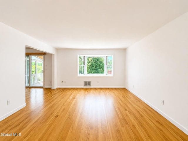 115 Skyview Drive, Greenville, NY, photo 4