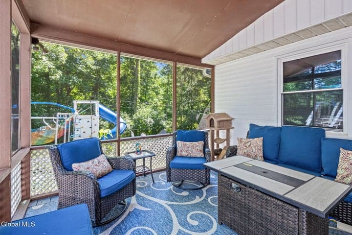 29 Yolanda Drive, Glenville, NY, photo 3