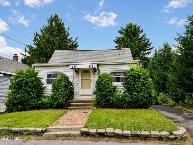 5 Consaul Road, Colonie, NY