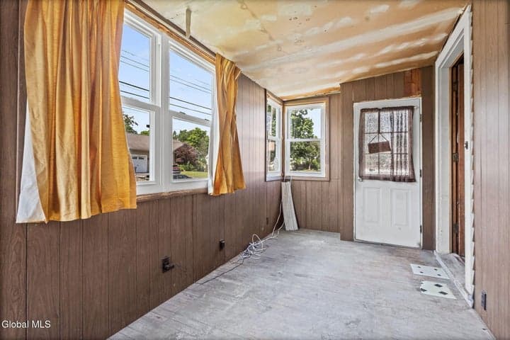 126 Daniels Avenue, Schenectady, NY, photo 3