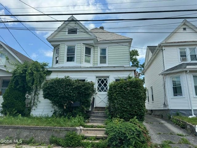 825 Bradt Street, Schenectady, NY