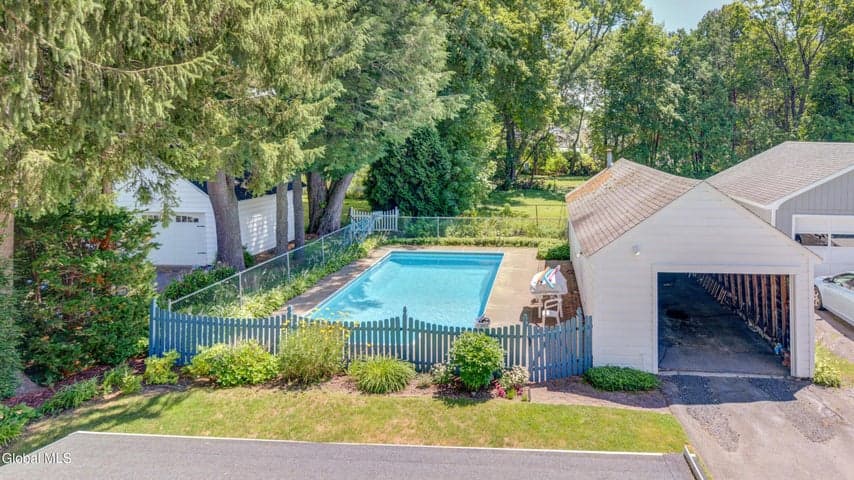 82 Oakland Avenue, Gloversville, NY, photo 5