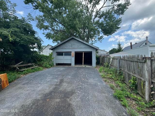 825 Bradt Street, Schenectady, NY, photo 5