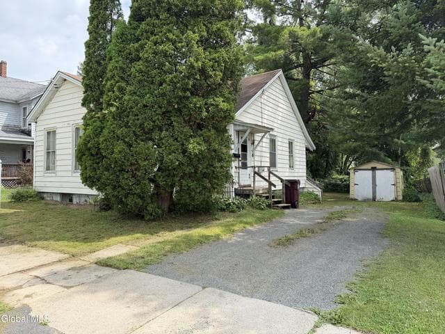 8 McKinley Place, Gloversville, NY