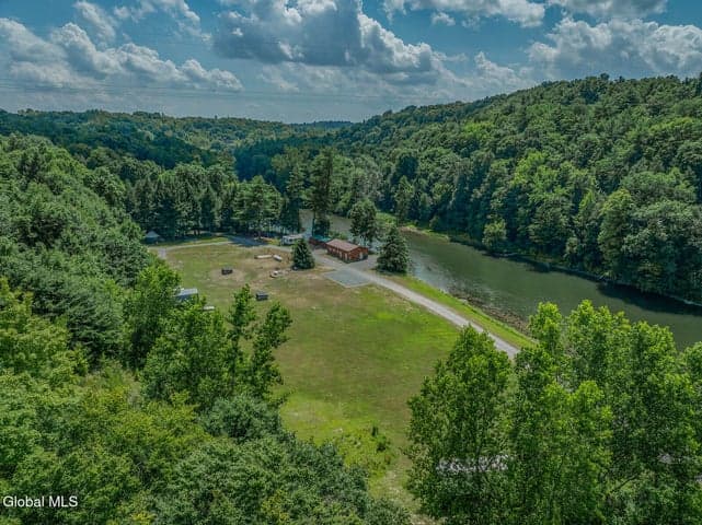 213 Fiddlers Elbow Road, Greenwich, NY