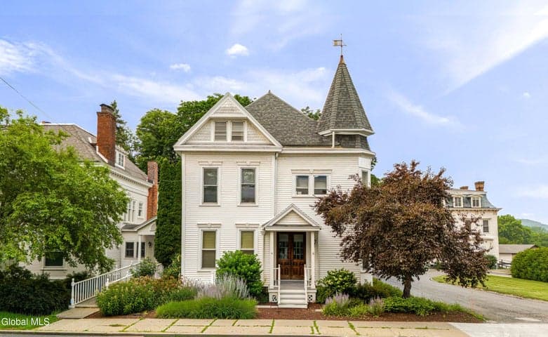 437 E Allen Street, Hudson, NY
