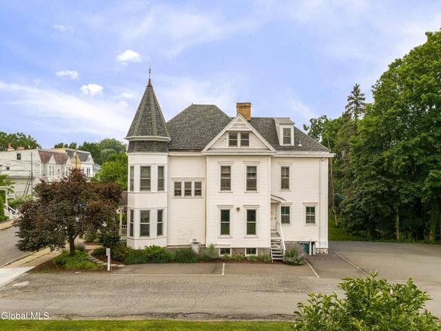 437 E Allen Street, Hudson, NY, photo 3
