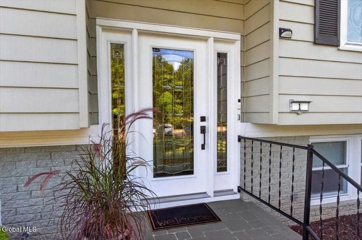 1 Cortes Court, Clifton Park, NY, photo 3