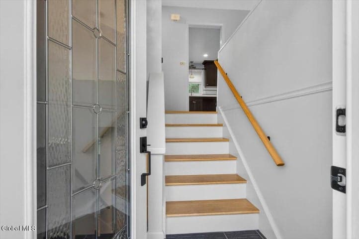 1 Cortes Court, Clifton Park, NY, photo 5