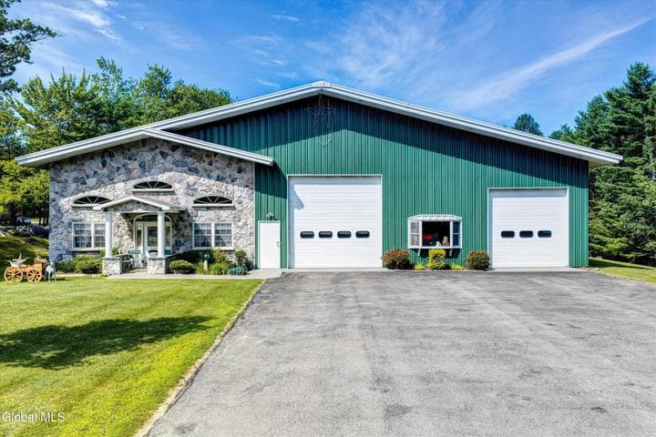 139 Fayville Road, Middle Grove, NY