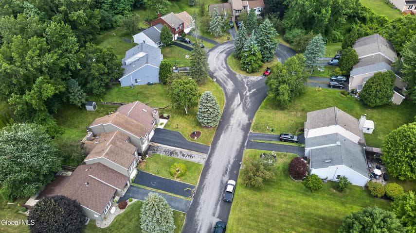 7 Westchester Court, Clifton Park, NY, photo 5