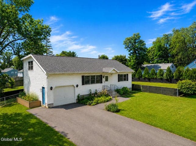 700 Deforest Avenue, Rotterdam, NY, photo 1