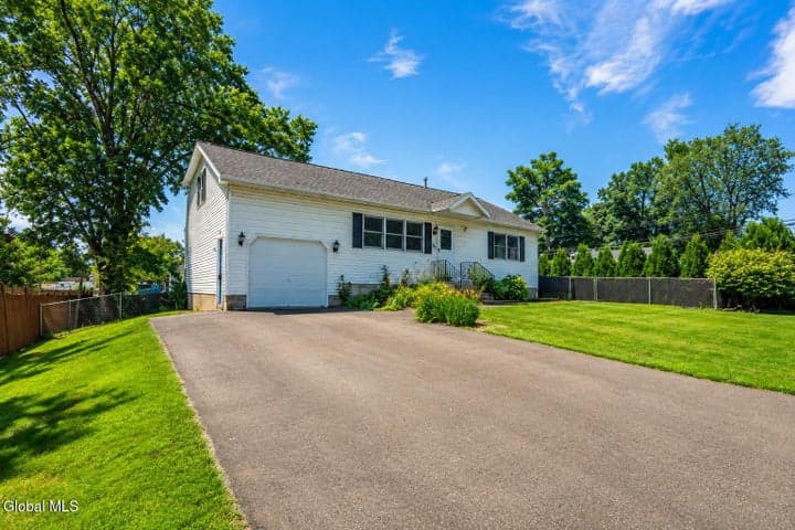700 Deforest Street, Rotterdam, NY, photo 1