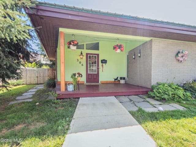 306 16th Street, Watervliet, NY, photo 4