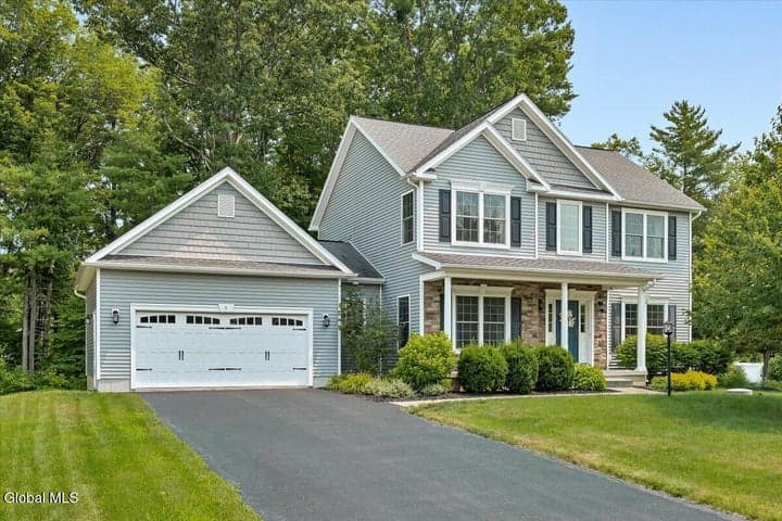 5 David Lane, Halfmoon, NY