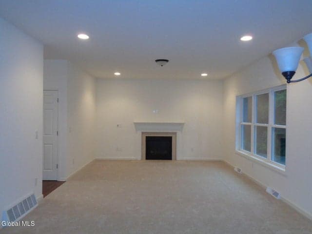 28 Sally Street, Halfmoon, NY, photo 4