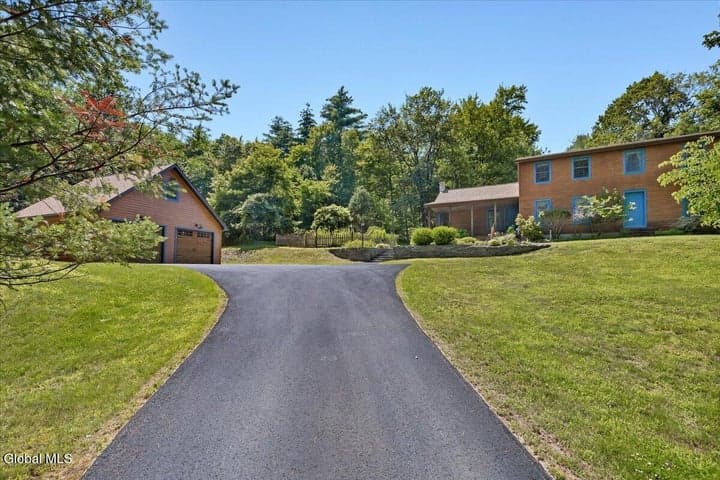 865 Jefferson Hill Road, Nassau, NY