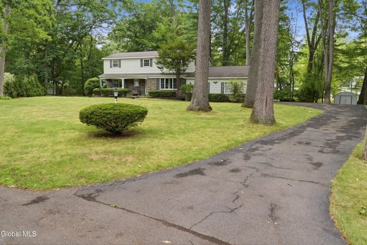 14 Barcelona Drive, Clifton Park, NY, photo 5