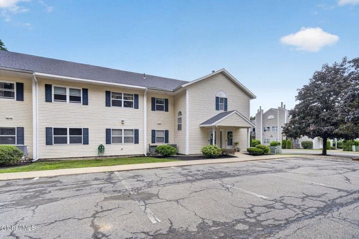 103 Greenwich Drive, Albany, NY, photo 2
