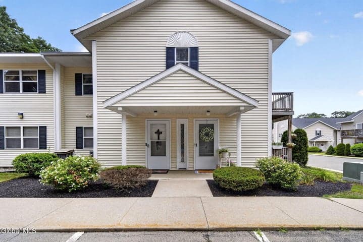 103 Greenwich Drive, Albany, NY, photo 3
