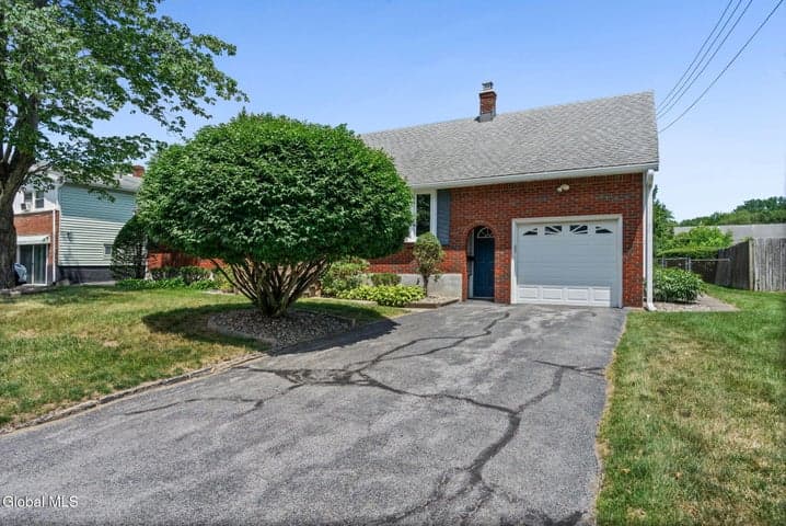 3317 Maryvale Drive, Schenectady, NY, photo 2