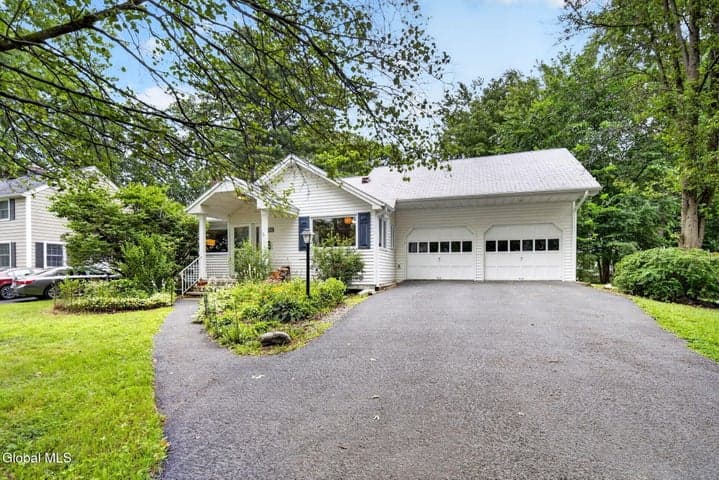 1528 Regent Street, Schenectady, NY, photo 2