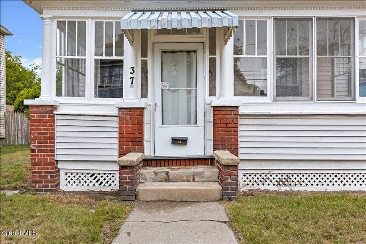 37 Chiswell Street, Schenectady, NY, photo 4