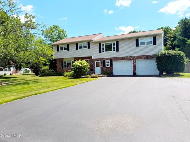 3008-3010 Sunset Lane, Guilderland, NY, photo 3