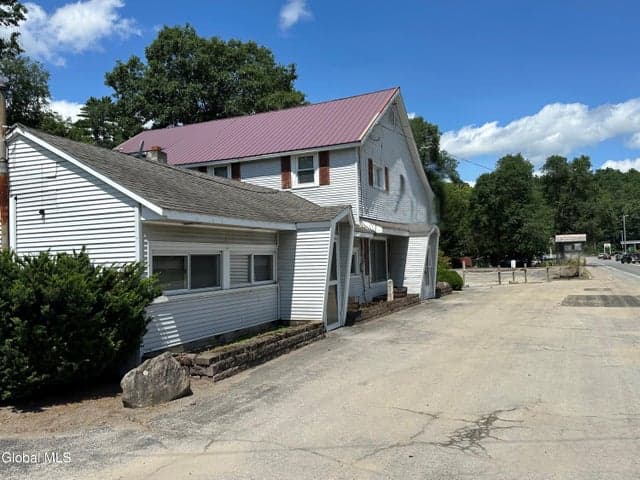 85 Lake Avenue, Lake Luzerne, NY, photo 4