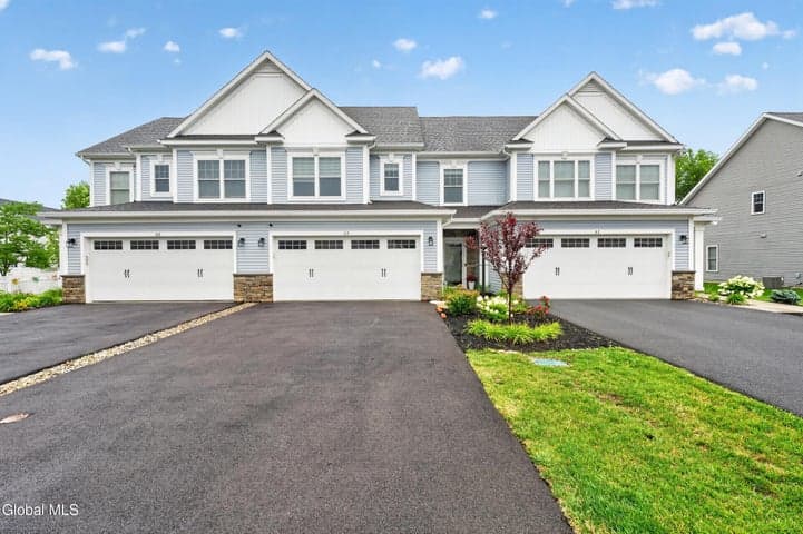 63 Hillard Lane, Latham, NY