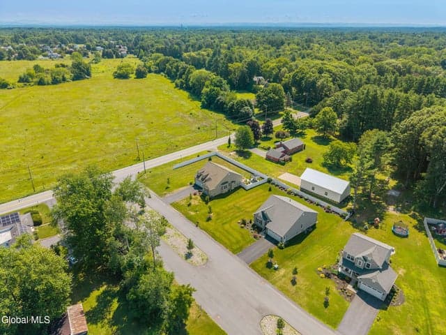 1 Summerhill Drive, Ballston, NY, photo 4