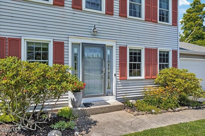 11 Brinker Circle, Glenmont, NY, photo 2