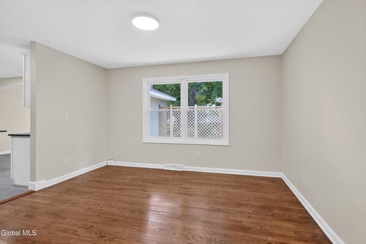 5 Anita Drive, Glenville, NY, photo 4