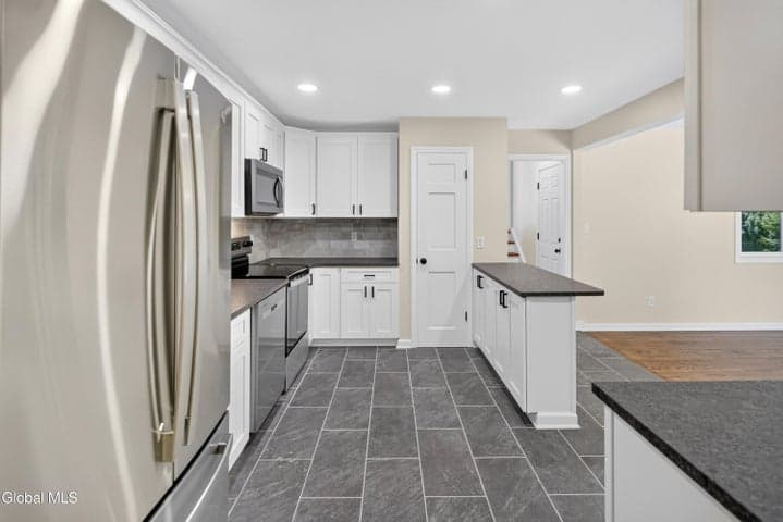 5 Anita Drive, Glenville, NY, photo 5