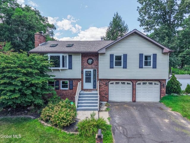 35 Hillcrest Avenue, Schenectady, NY