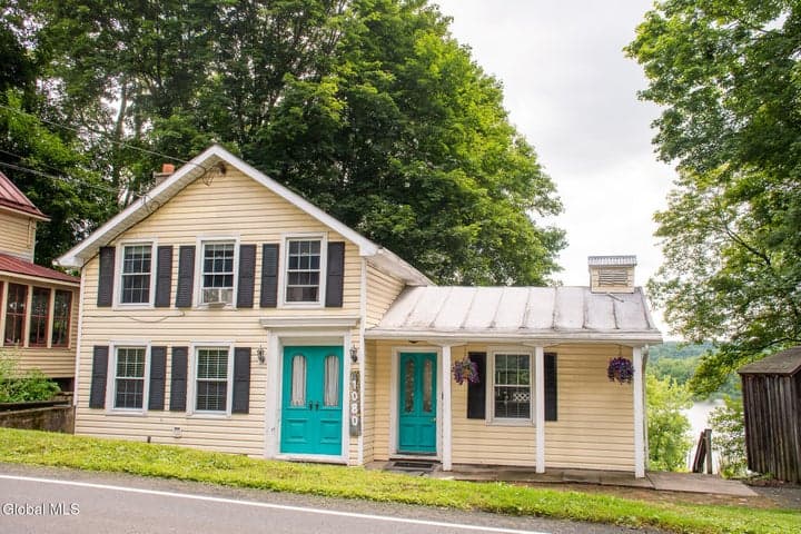 1080 Route 144, New Baltimore, NY